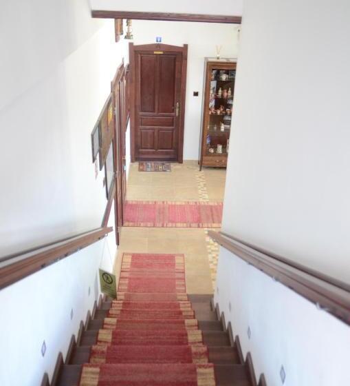 Отель Pensiunea Popasul Codrenilor