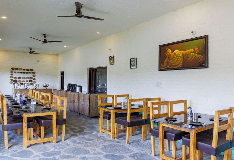 בית מלון כפרי Treebo Trend Corbett Tiger Retreat