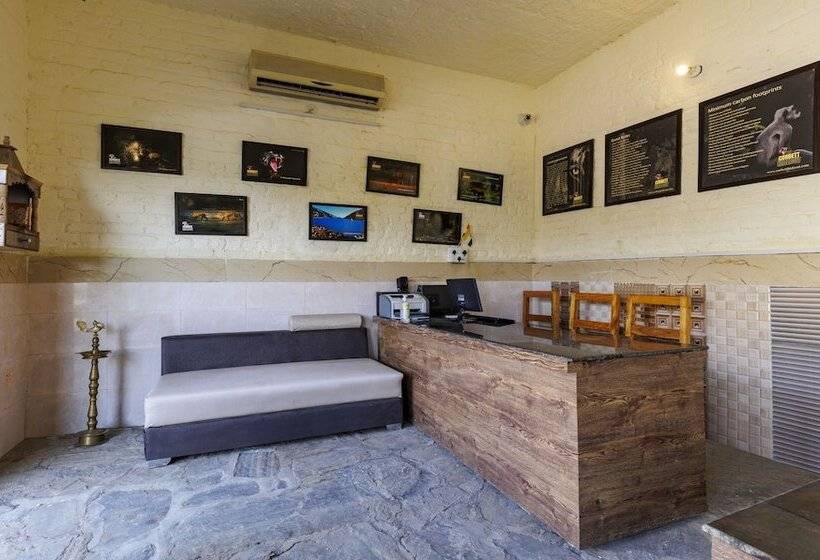 בית מלון כפרי Treebo Trend Corbett Tiger Retreat