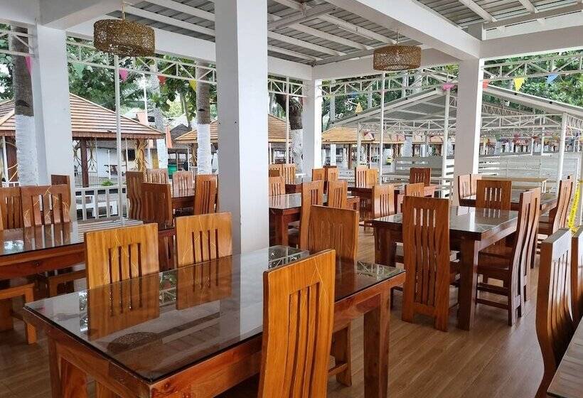 בית מלון כפרי Villa Excellance Beach And Wave Pool Resort