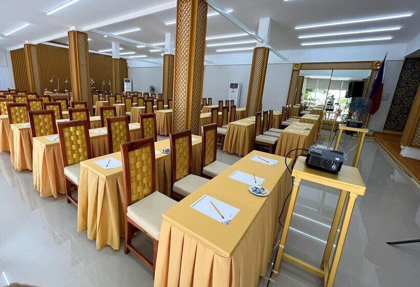 فندق Villa Excellance Beach And Wave Pool Resort