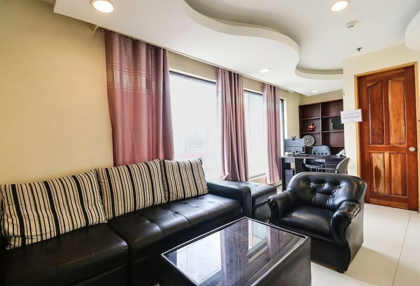 Oyo 898 Berts Condotel