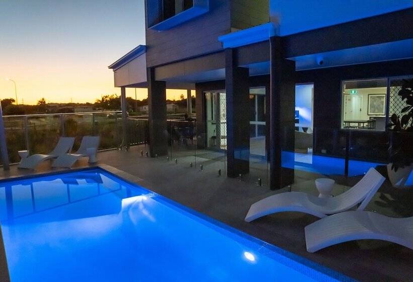 הוסטל Mackay Adventure Lodge