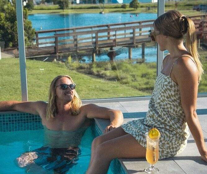 הוסטל Mackay Adventure Lodge