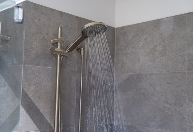 הוסטל Mackay Adventure Lodge