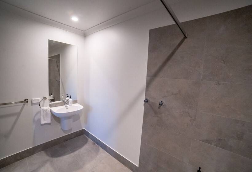 הוסטל Mackay Adventure Lodge