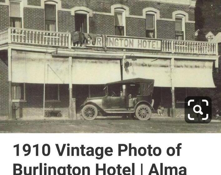 فندق صغير The Burlington Hotel & Bar   Alma Wi