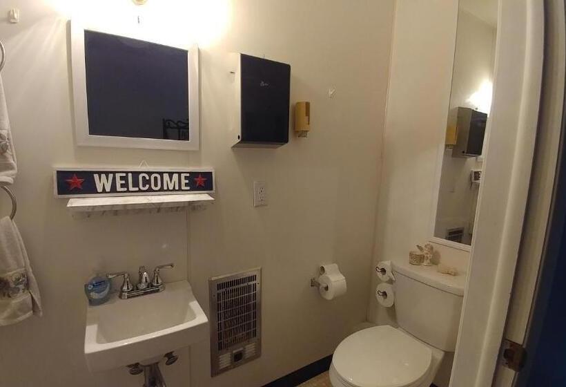 فندق صغير The Burlington Hotel & Bar   Alma Wi