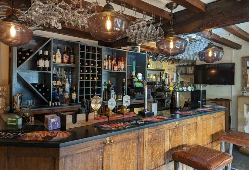 旅馆 The Rising Sun