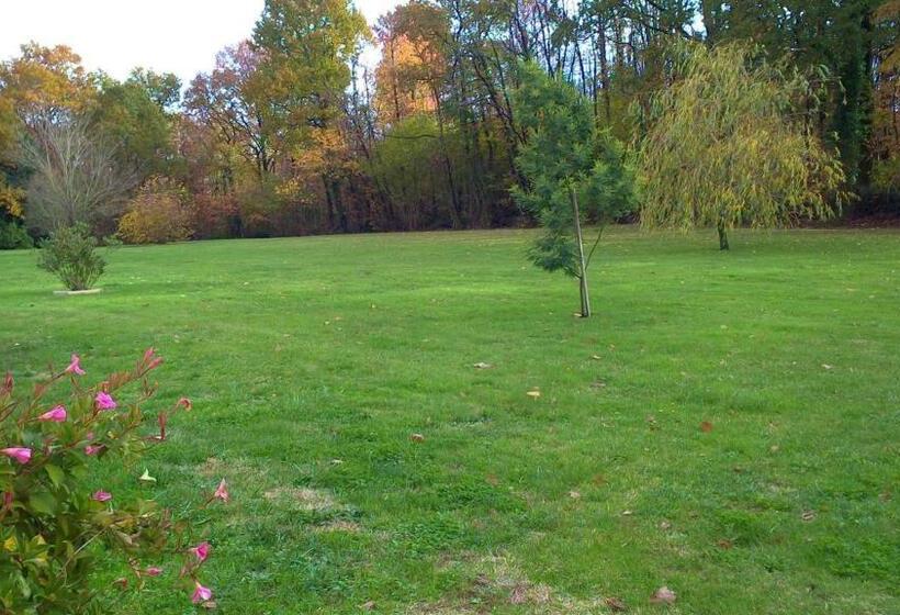 住宿加早餐  La Doucinière