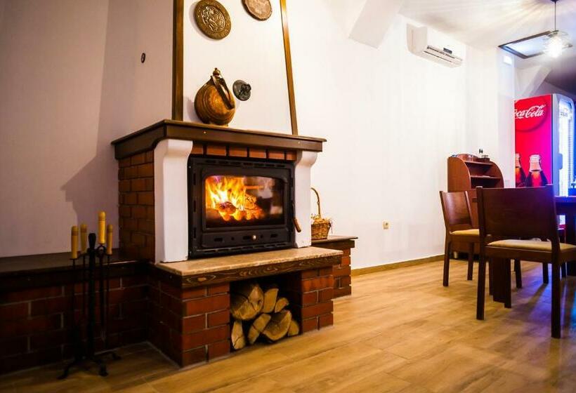 בית מלון כפרי семеен хотел петров хан