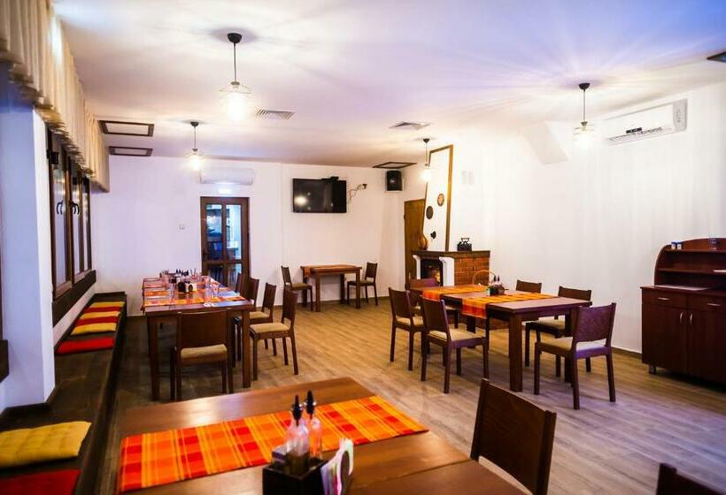 בית מלון כפרי семеен хотел петров хан