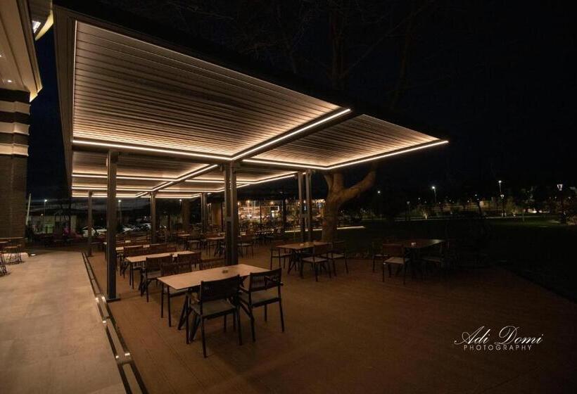 בית מלון כפרי Ajman Park & Resorts