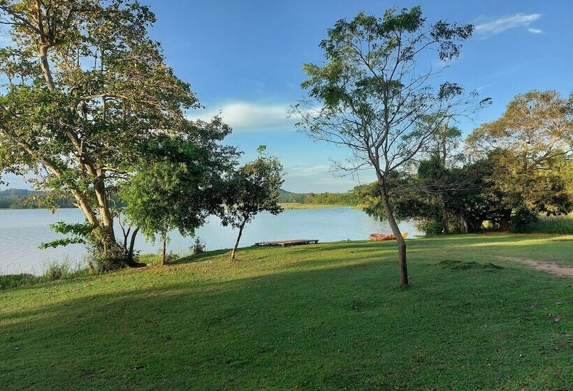 호텔 Gagees Lake View Cabana