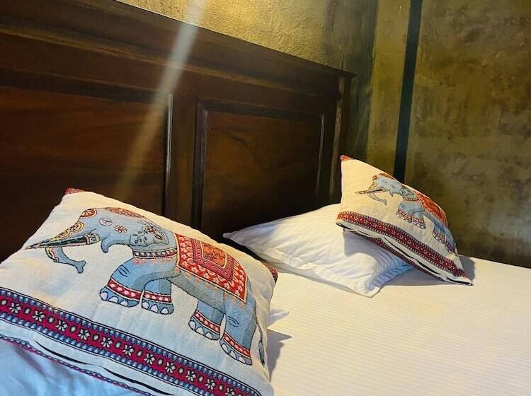 호텔 Gagees Lake View Cabana