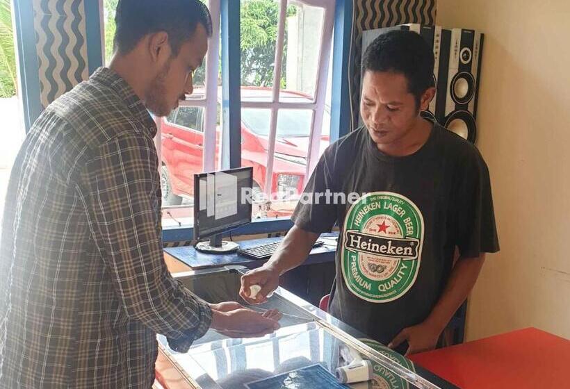 Reddoorz At Hotel Gloria Borong Labuan Bajo