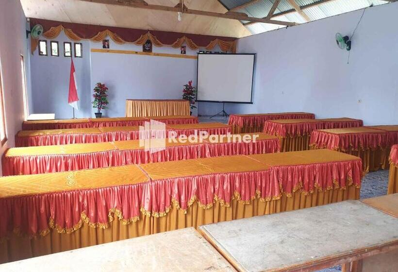 Reddoorz At Hotel Gloria Borong Labuan Bajo