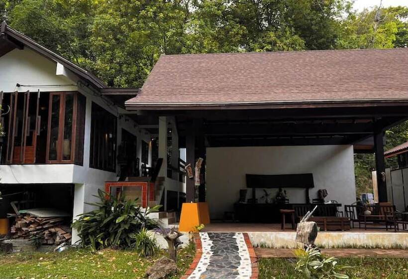 Kawarin Secret Hut Hotel And Resort