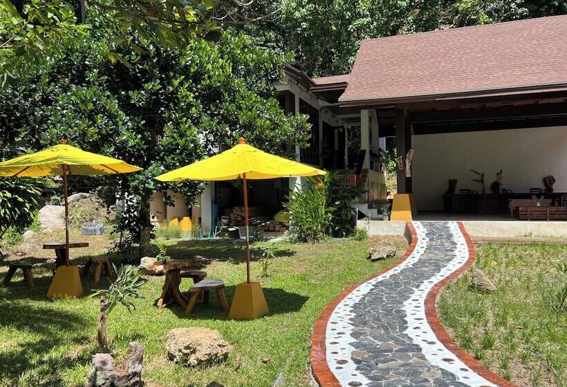 Kawarin Secret Hut Hotel And Resort