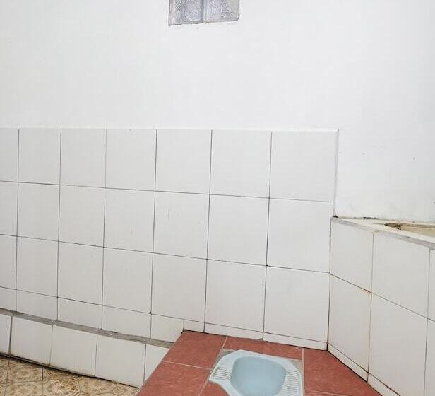 هتل Oyo 90194 Wisma Ria