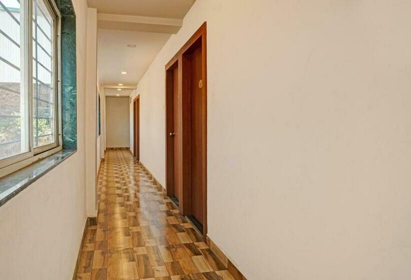 בית מלון כפרי Oyo Flagship 88826 Pruthvi Lodging