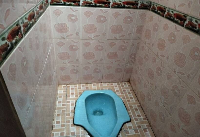 ホテル Oyo Home 91250 Desa Wisata Taraju