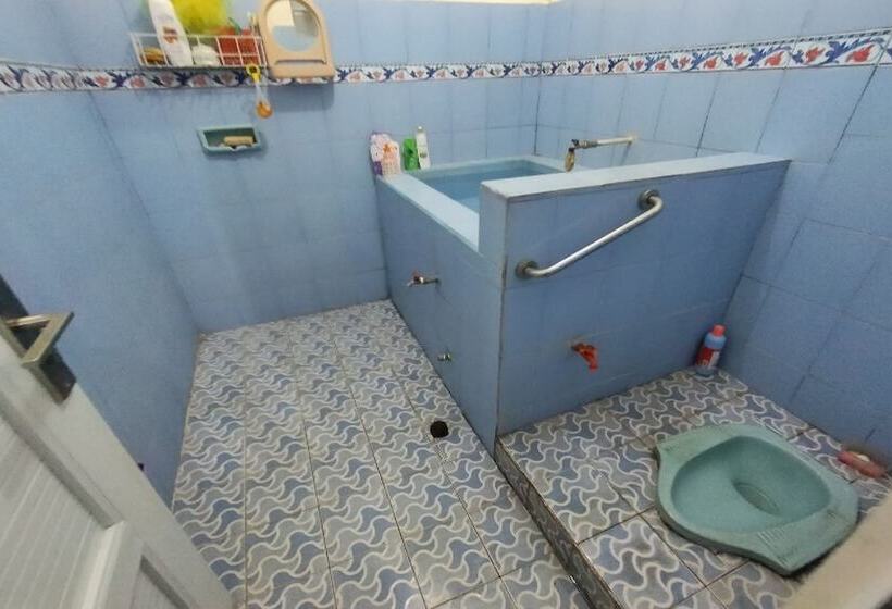 ホテル Oyo Home 91250 Desa Wisata Taraju