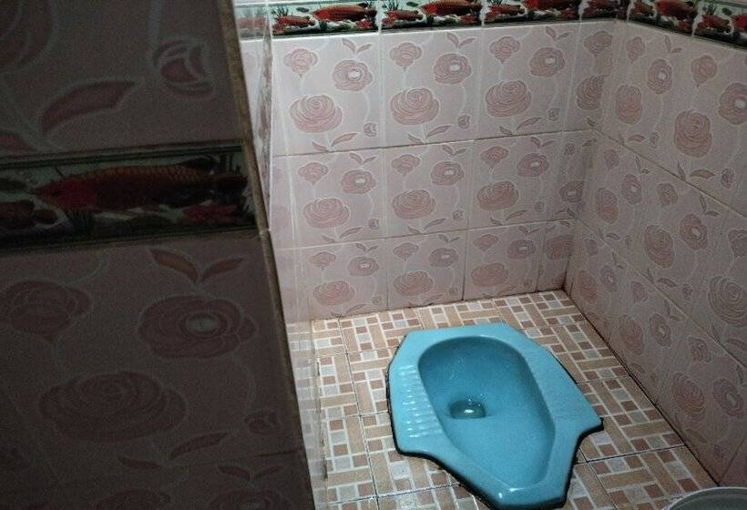 ホテル Oyo Home 91250 Desa Wisata Taraju