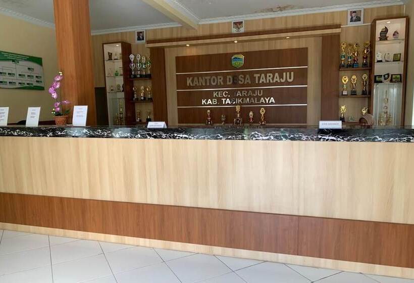 ホテル Oyo Home 91250 Desa Wisata Taraju