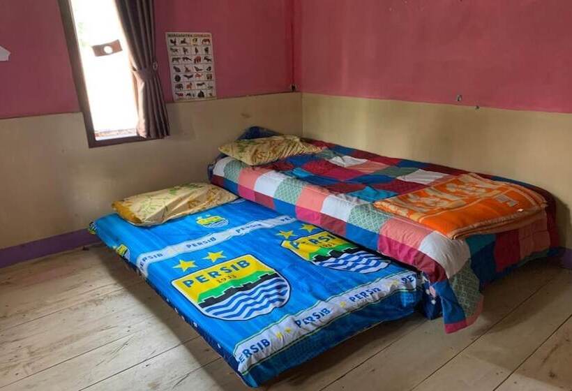 ホテル Oyo Home 91250 Desa Wisata Taraju