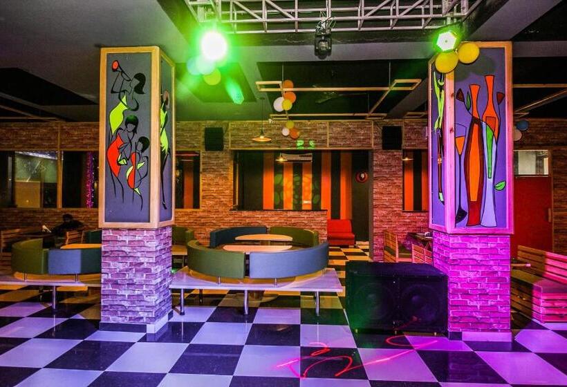 호텔 Super Oyo Urban Ville