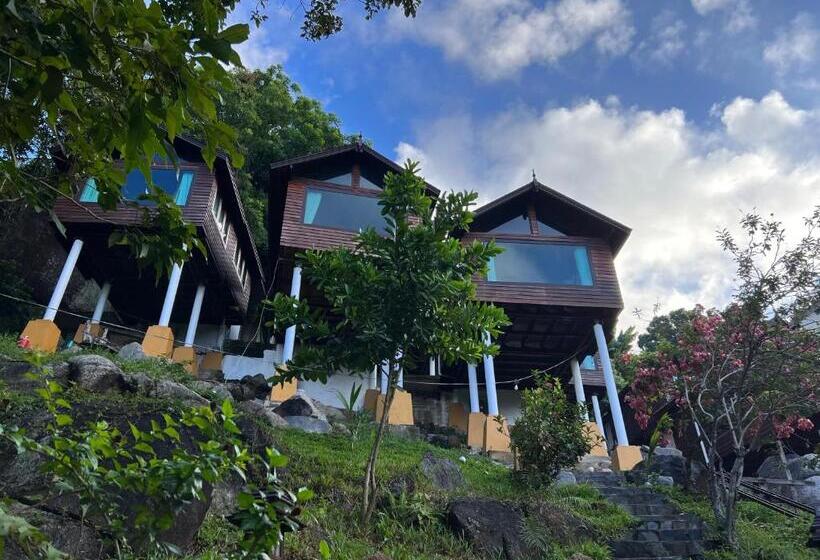 Kawarin Secret Hut Hotel And Resort