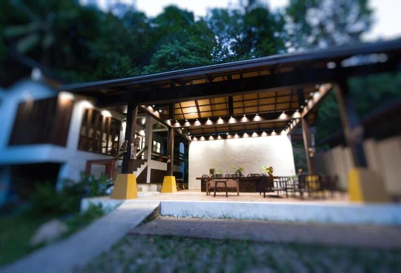 Kawarin Secret Hut Hotel And Resort