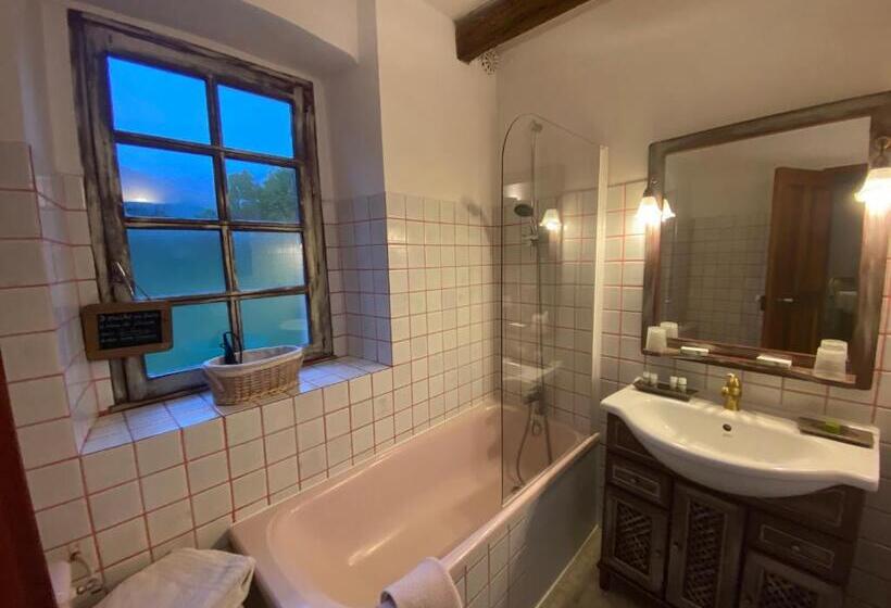 بنسيون Maison D’hôtes Les Méans