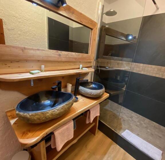 بنسيون Maison D’hôtes Les Méans