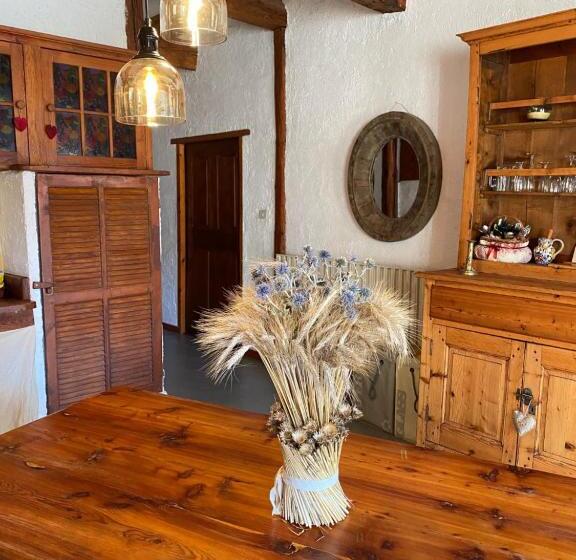 بنسيون Maison D’hôtes Les Méans