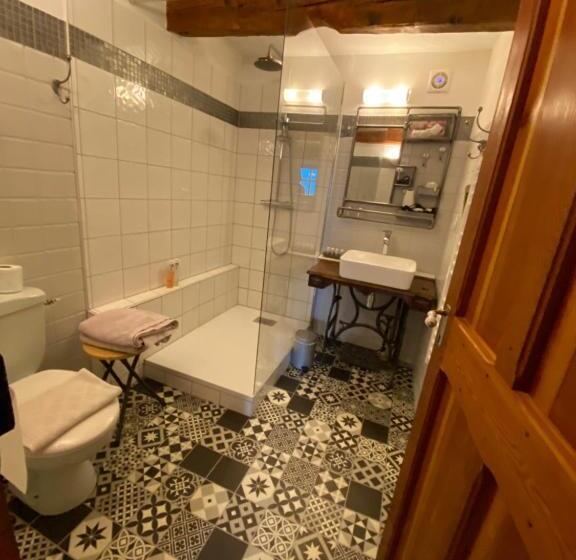 بنسيون Maison D’hôtes Les Méans