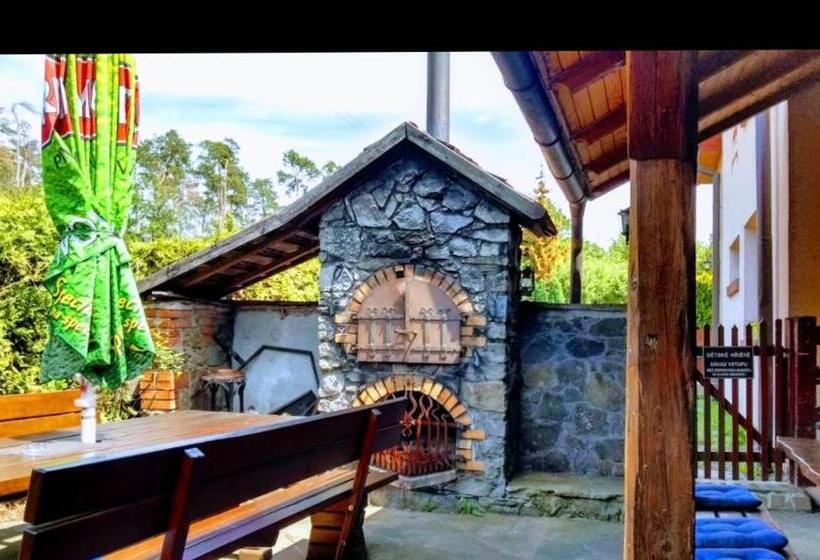 פנסיון Penzion U Nouzů