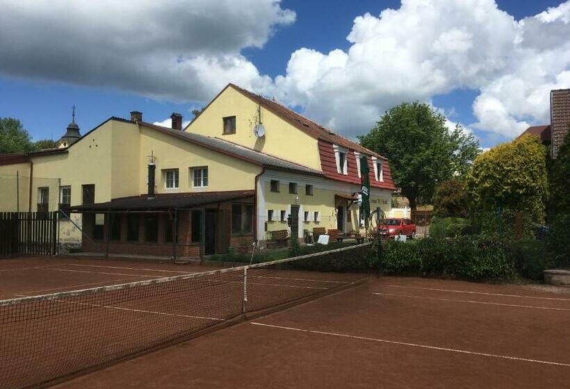 膳宿费 Penzion U Příhodů