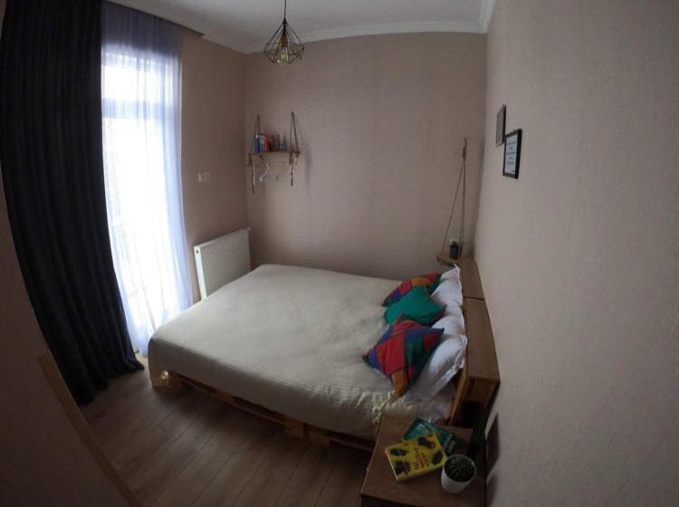 هاستل Green Tianeti