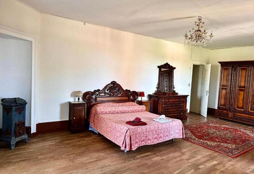 צימר Chateau De Frasne