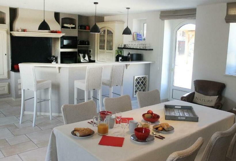 مبيت وإفطار Domaine Du Jardin  Chambres D Hôtes