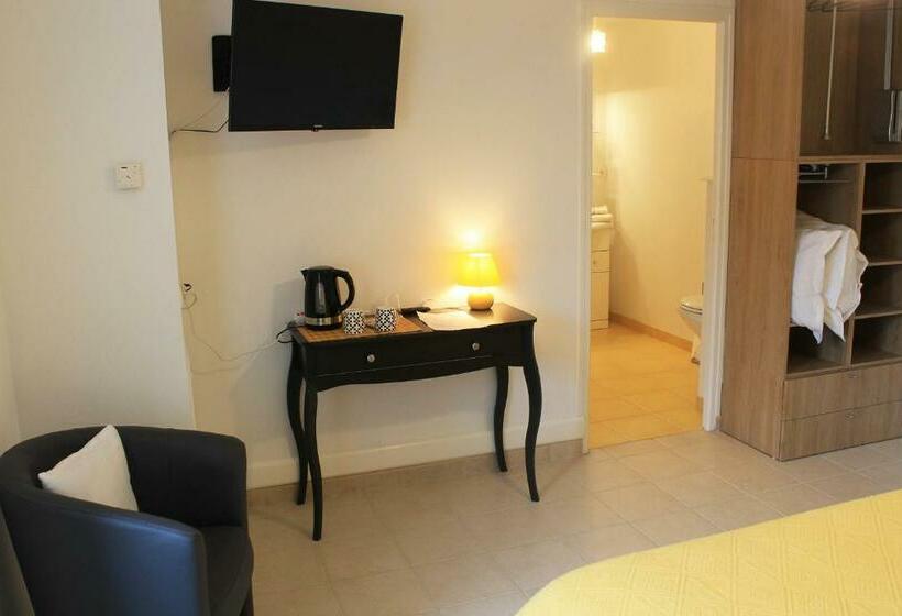 مبيت وإفطار Domaine Du Jardin  Chambres D Hôtes