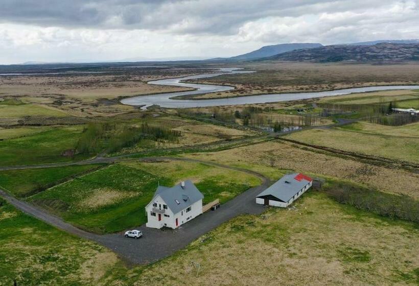 تختخواب و صبحانه Mengi Countryside