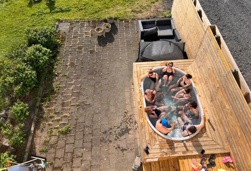 تختخواب و صبحانه Mengi Countryside