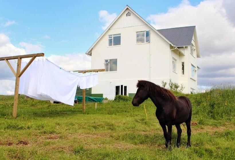 تختخواب و صبحانه Mengi Countryside