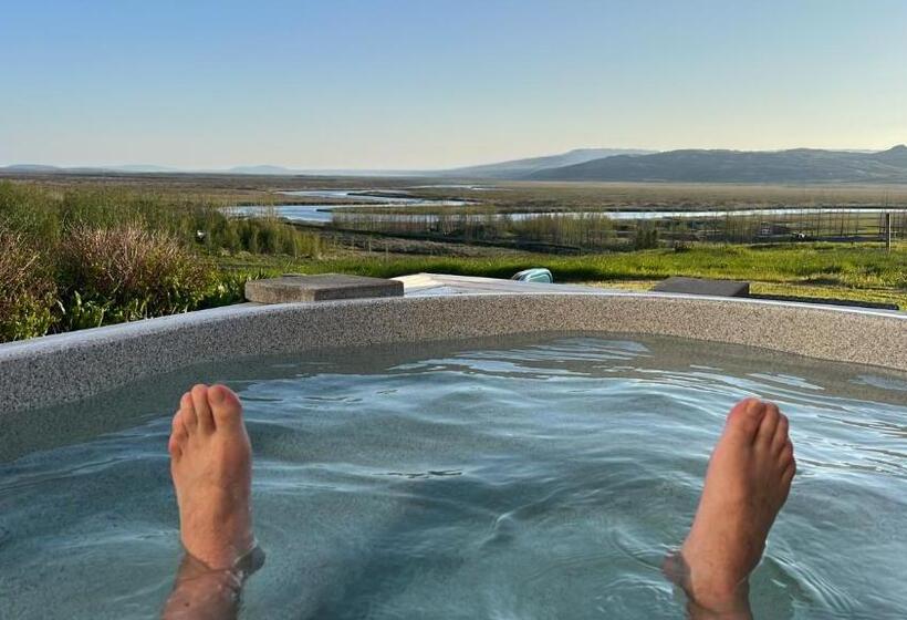 تختخواب و صبحانه Mengi Countryside