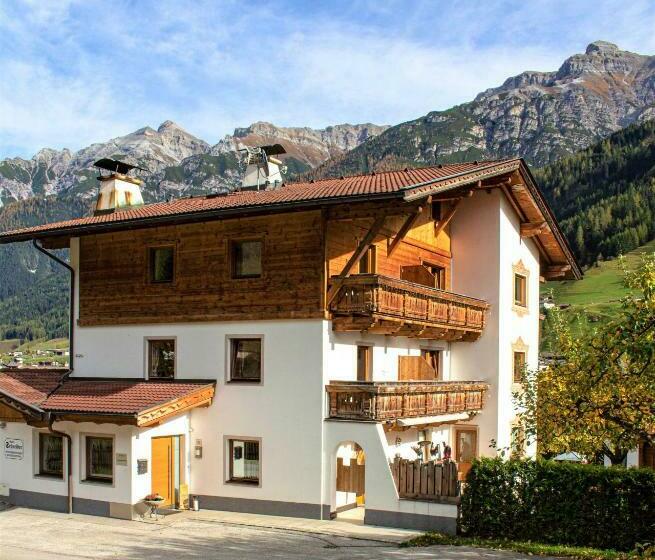 تختخواب و صبحانه Pension Schneider