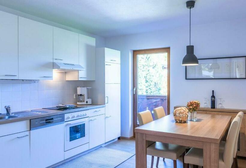 تختخواب و صبحانه Pension Schneider