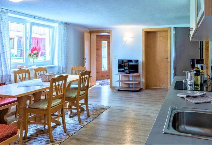 تختخواب و صبحانه Pension Schneider